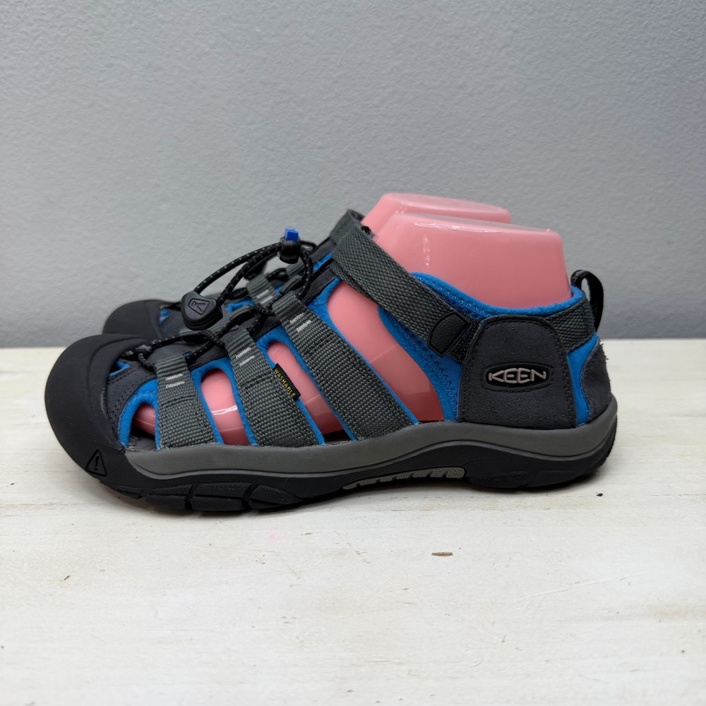 Keen Grey Water Hiking Sandals Size 6 Big Kids